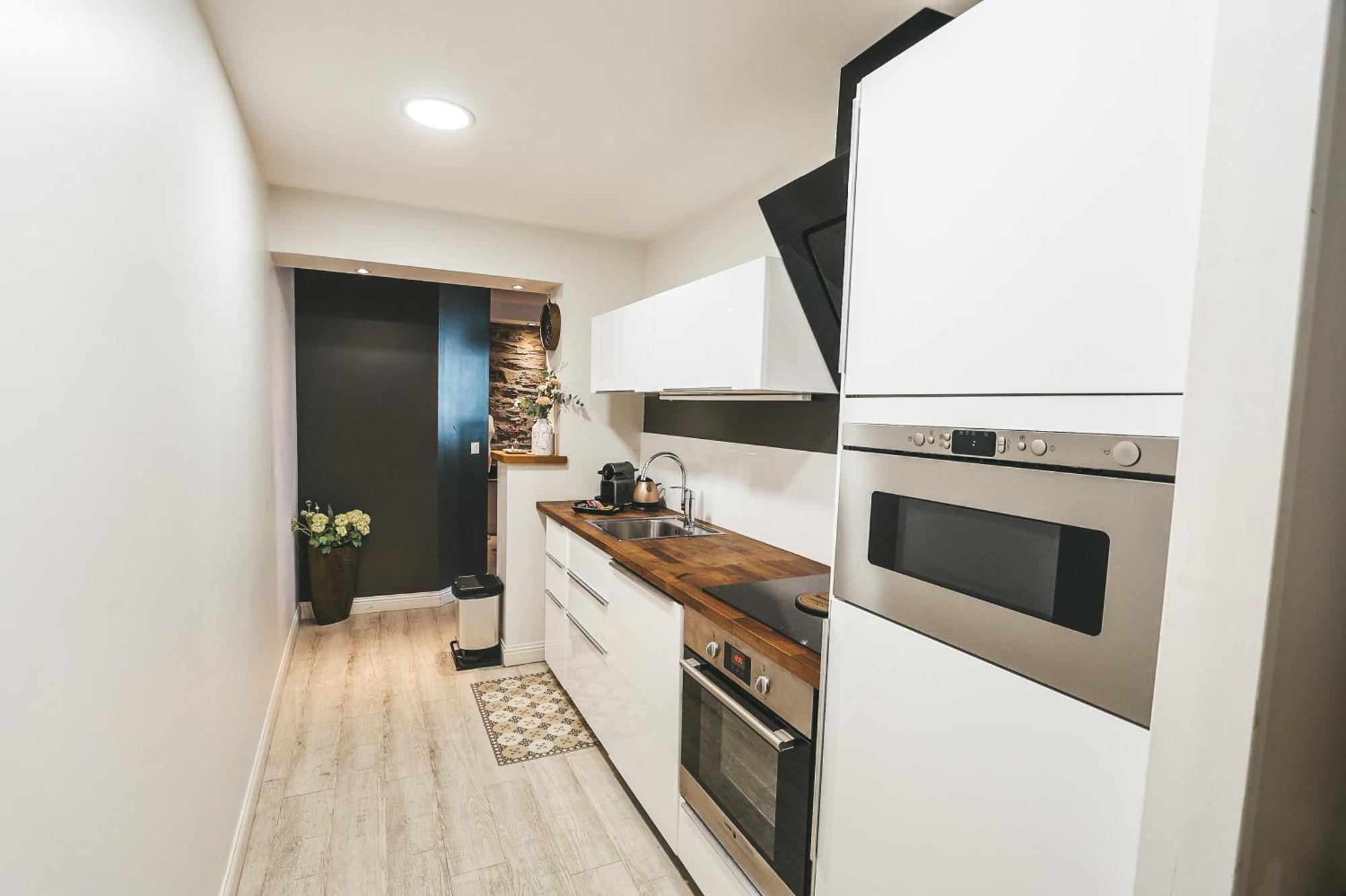 Suit'Home Commerce Angers Exterior photo
