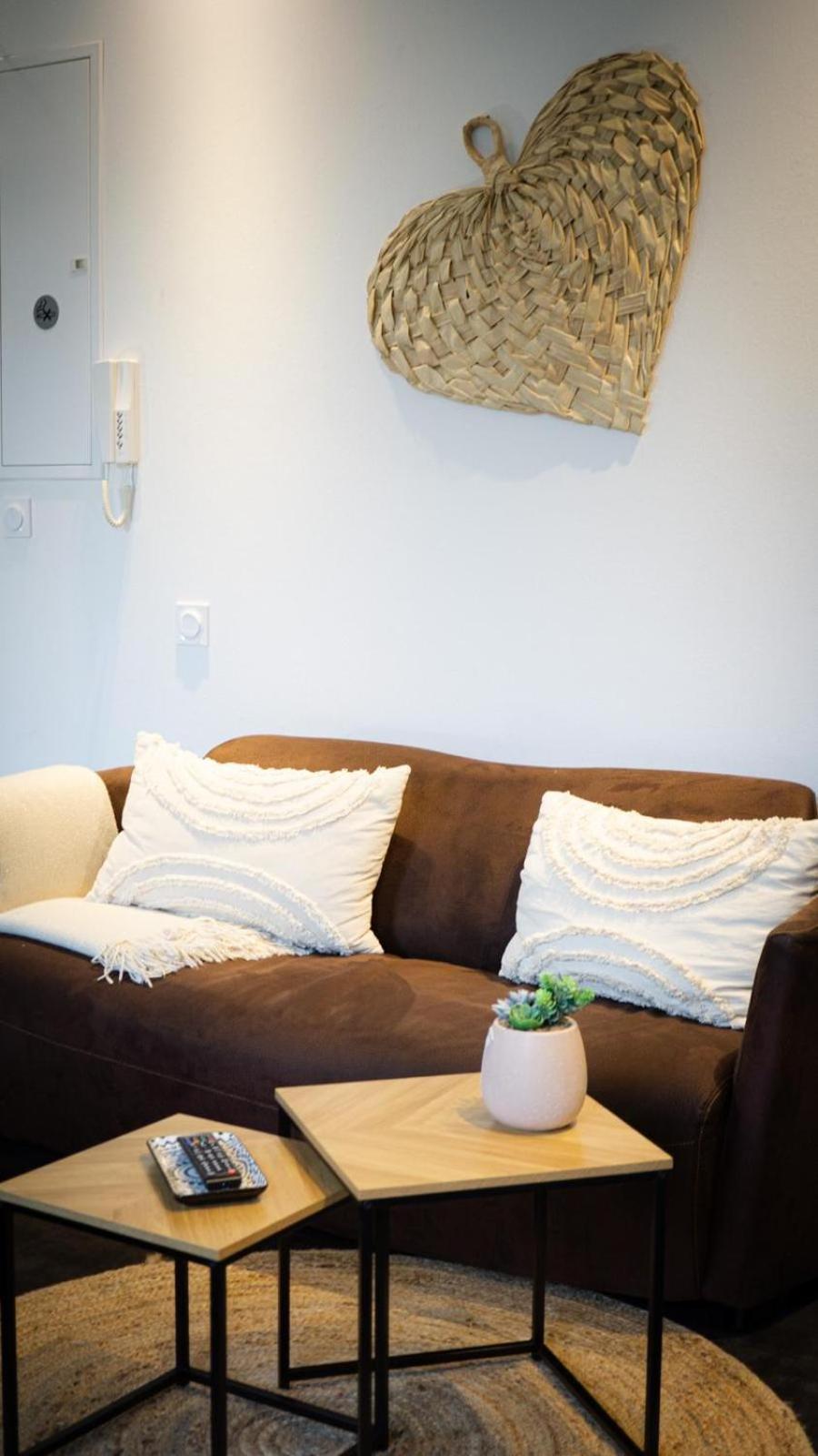 Suit'Home Commerce Angers Exterior photo